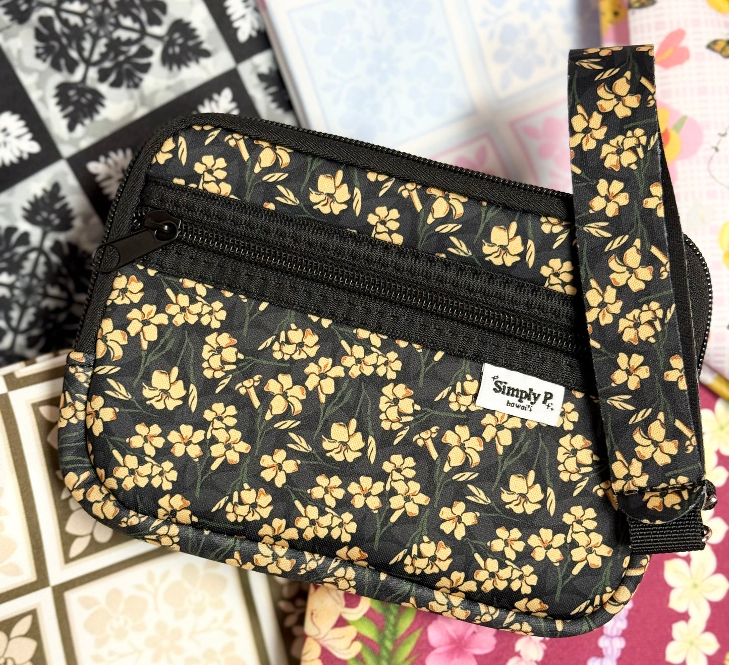 Phone pouch- Keni bloom