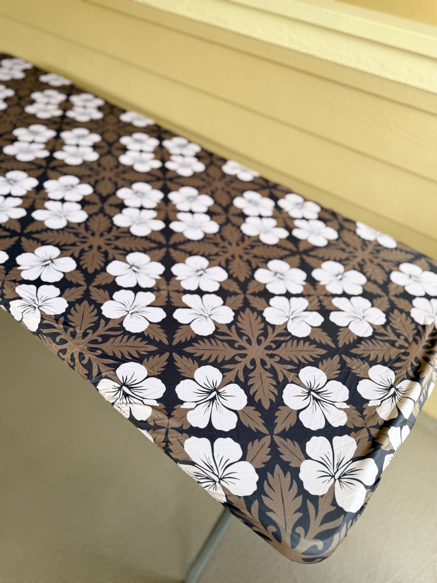 Table cover- Ma’o hau hele